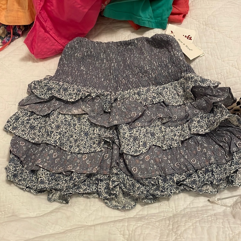 women’s skirt